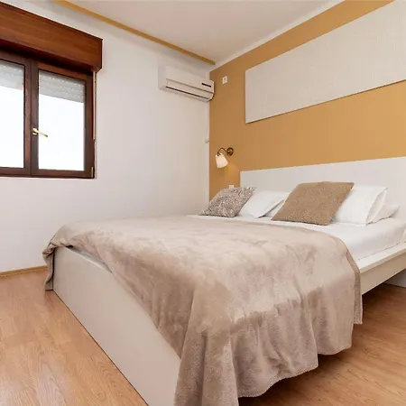 Sablic Apartment Marina